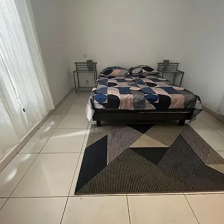 Tres Bel De 105 M2 Et 45 M2 De Terrasse A 100 M Du Port Apartmán *