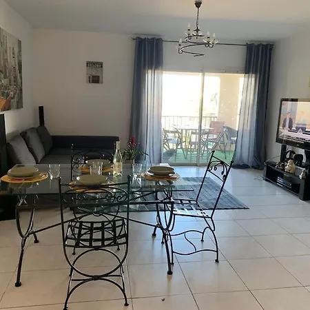 Tres Bel De 105 M2 Et 45 M2 De Terrasse A 100 M Du Port *